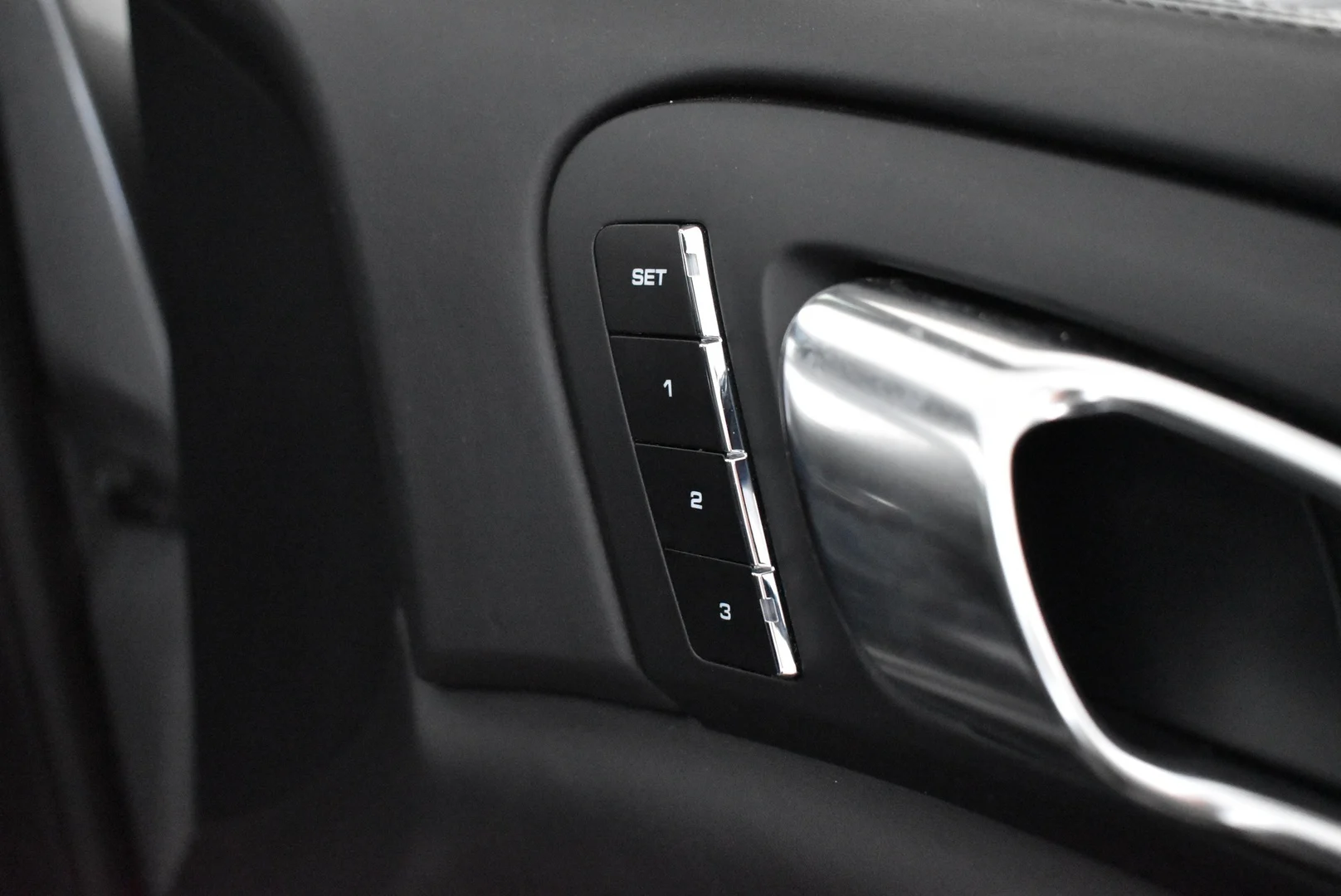 Car Image - 4FcRMq1unO6dHuZE8J4DjC