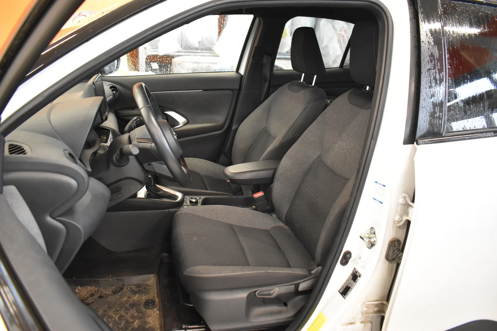 Car Image - 2FrGH6ZpYPVHsLCKw6nFJ4