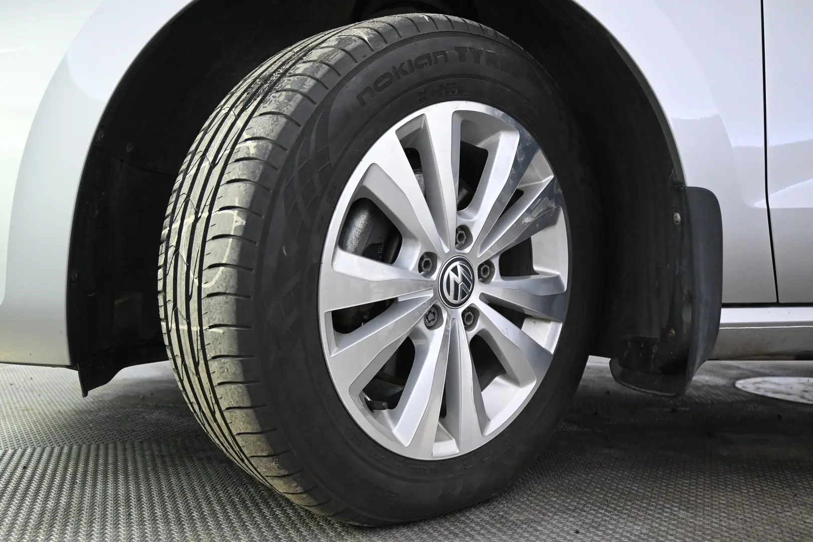 Car Image - 7KmoB11RE43HCBGp4ccymE
