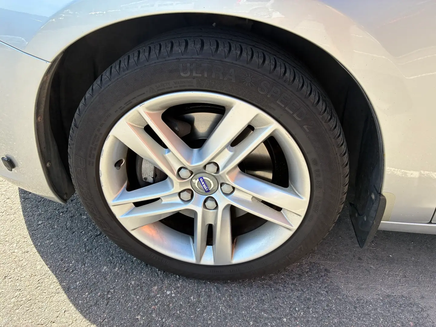 Car Image - 22S2LVISUH4Dzr4PkqtDE7