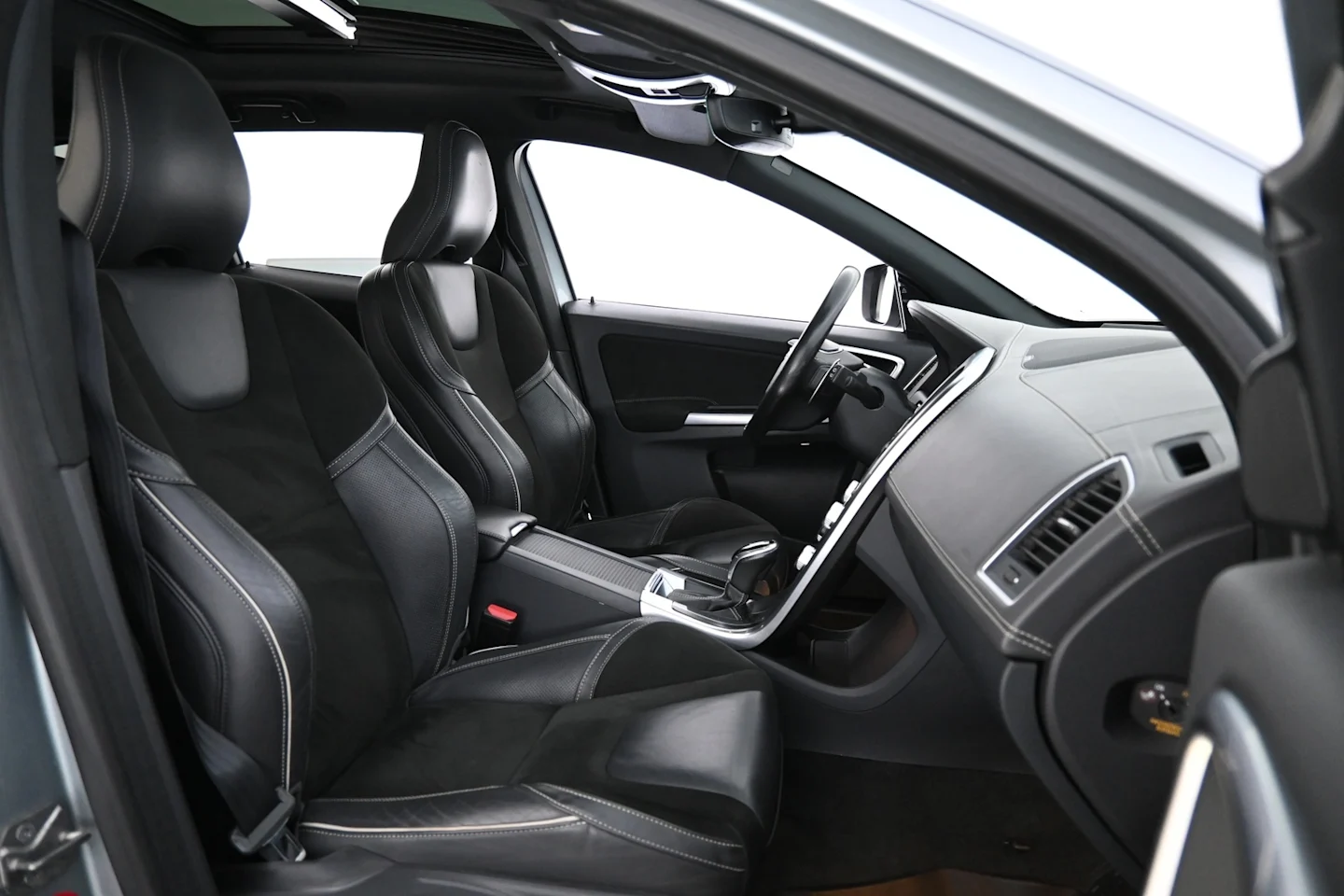 Car Image - lmCUQPSB9RBfV45qtSugA