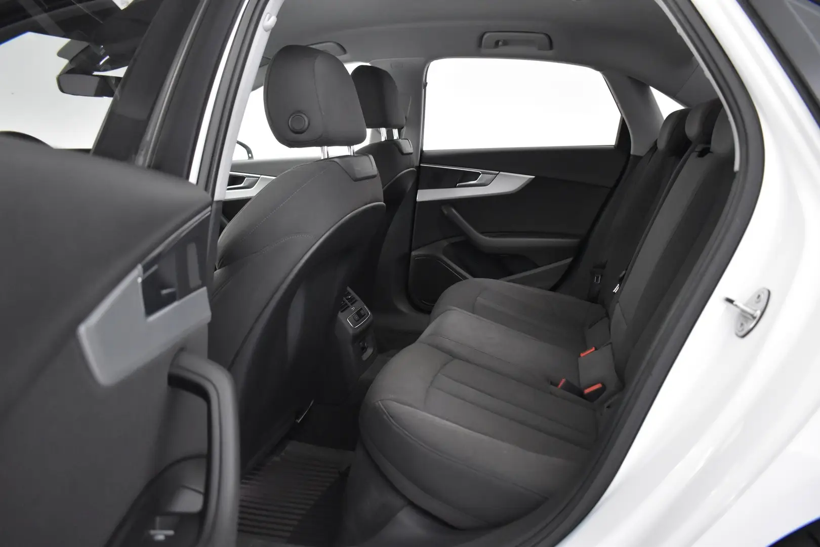 Car Image - CbWrgIT26ZKjsg0X15c85
