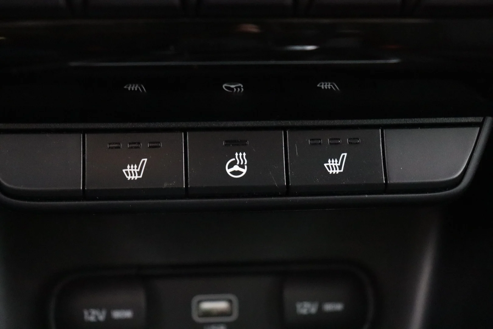 Car Image - 3B4Ao3YYsgmVAwK1XvDbdb
