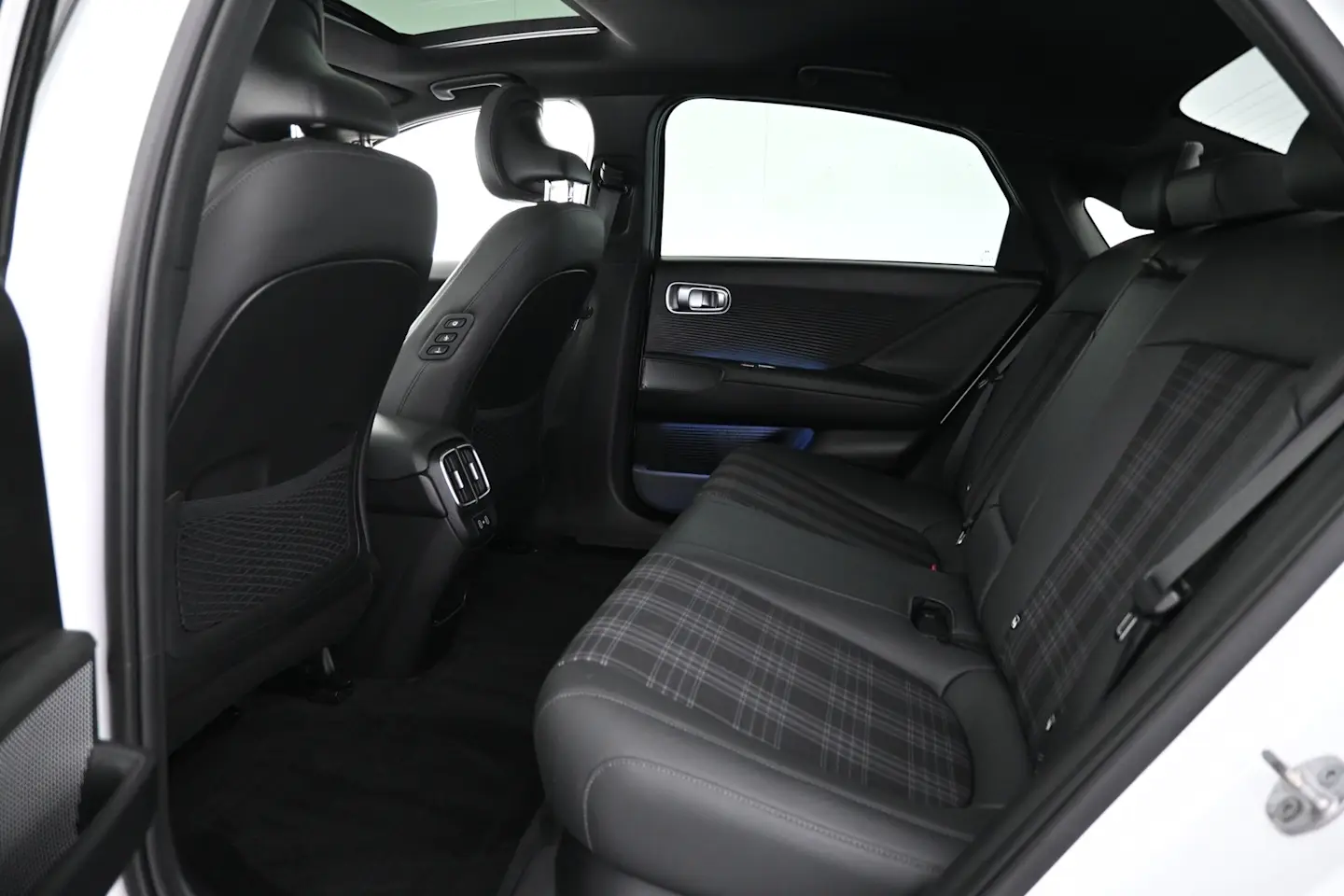 Car Image - 1PGu8Gy6747OYIS9JmRJGT