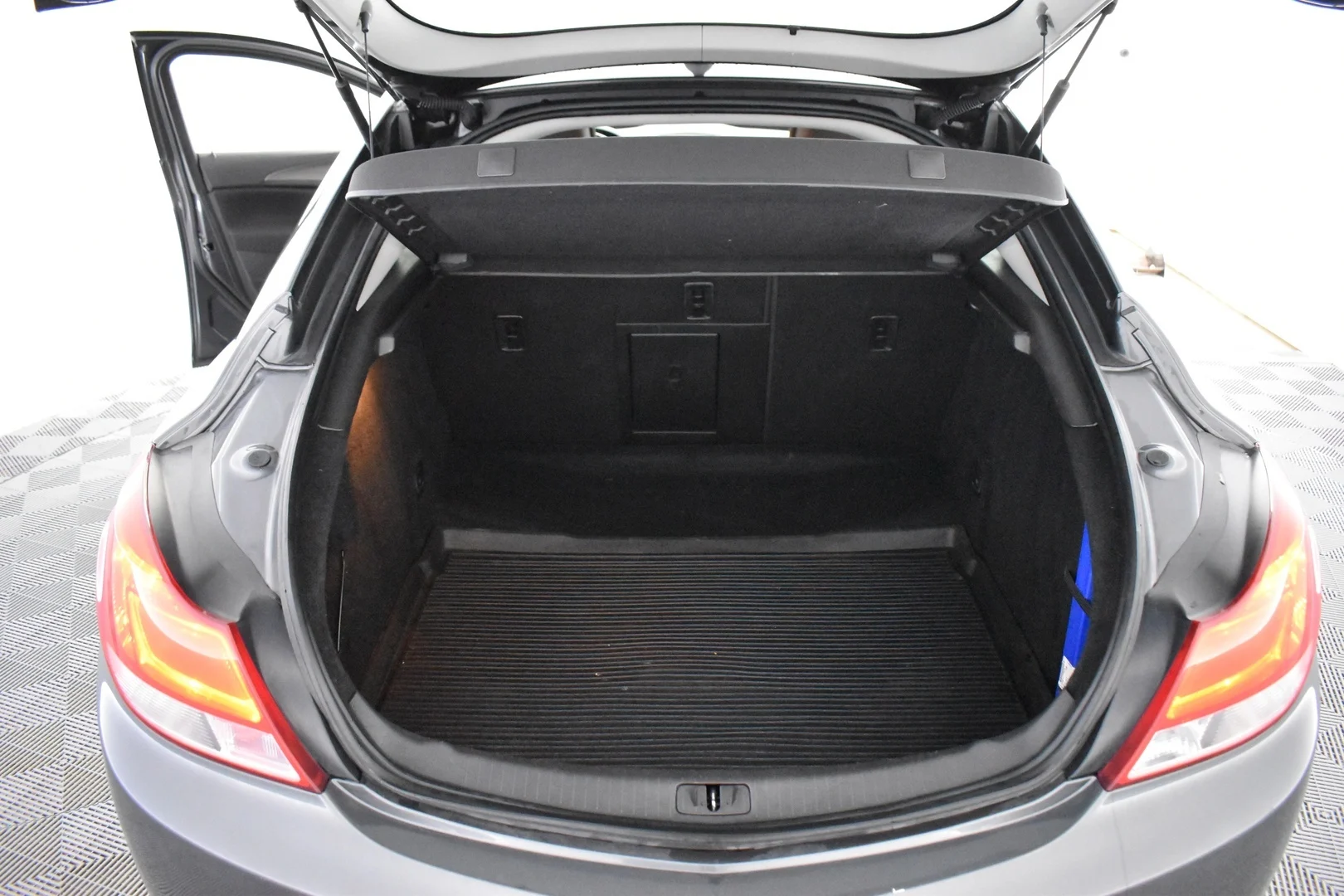 Car Image - 5aBvrelosnFnFcIKvTcrgE