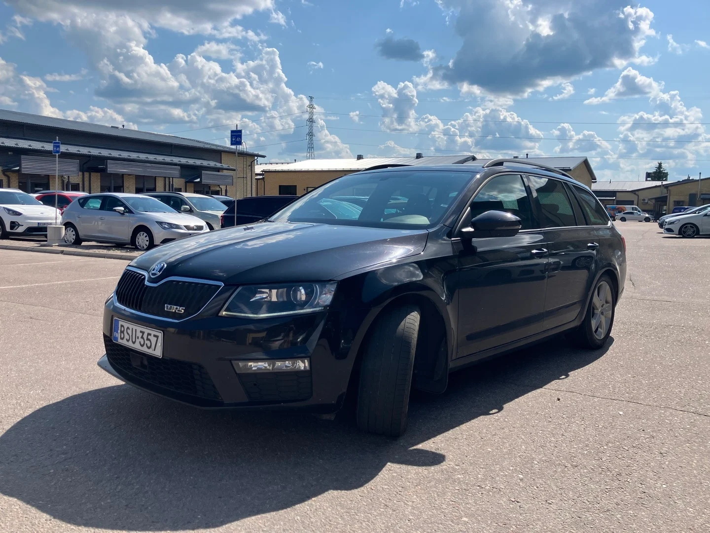 Car Image - 93xLnpj5ccSWgJLEtvuLf