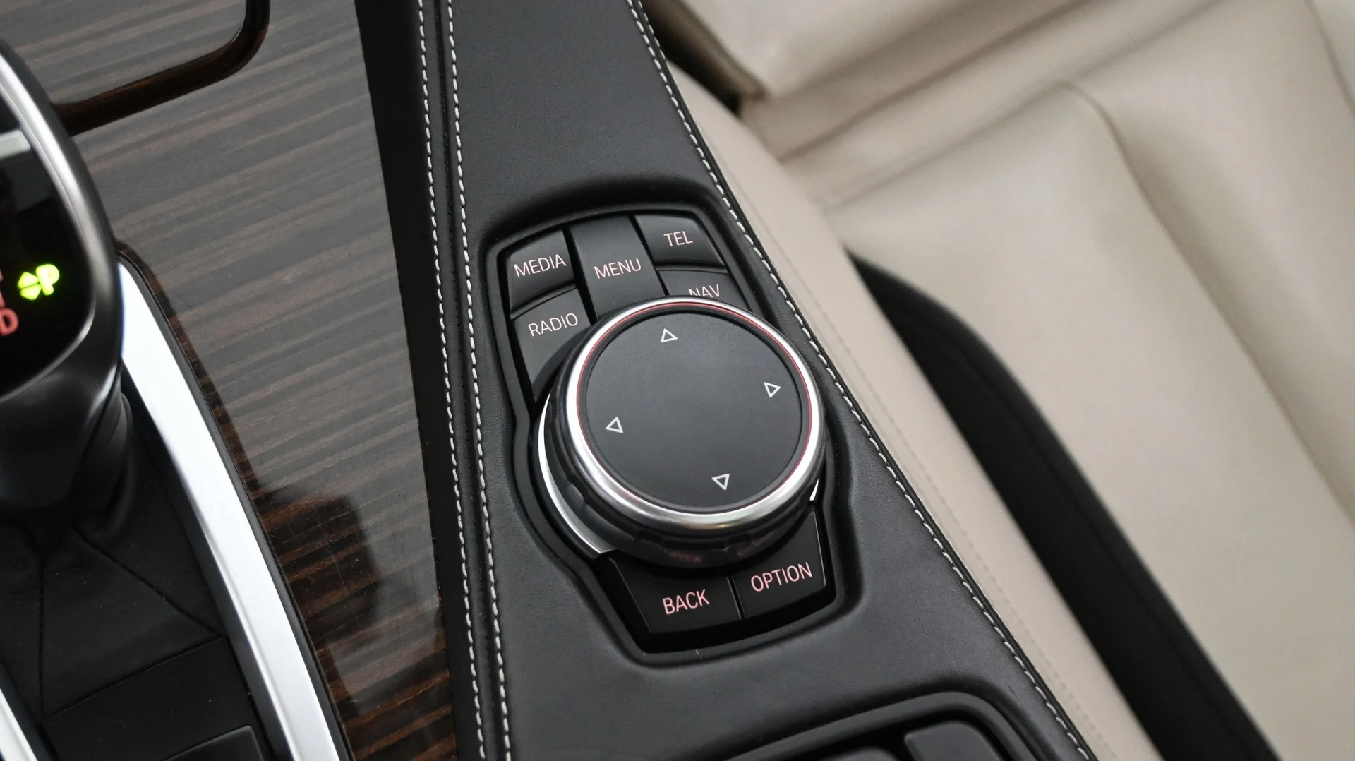 Car Image - 7LdyuK812kDRzoSNNe7OPS