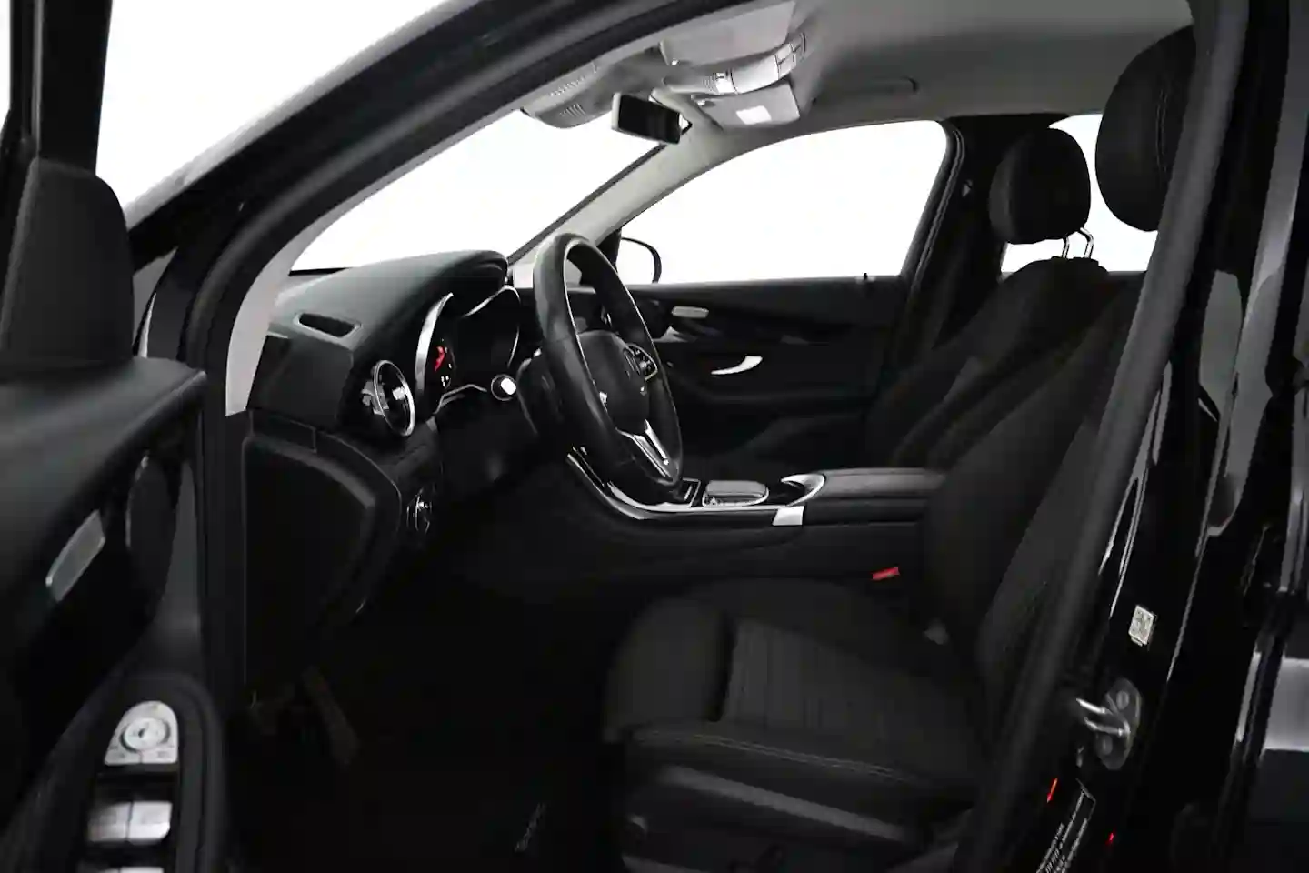 Car Image - 2VhyiIZwJ2dQxOmDFxJhLL