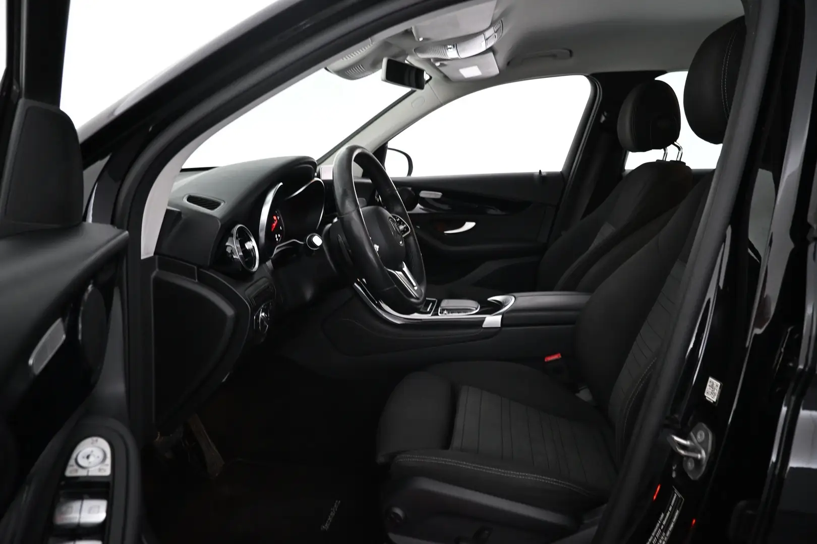 Car Image - 2VhyiIZwJ2dQxOmDFxJhLL