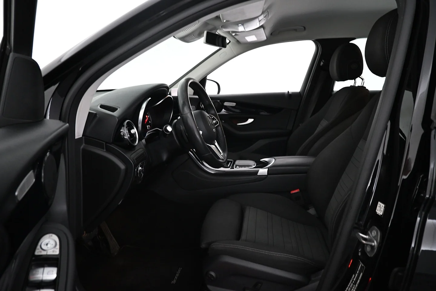 Car Image - 2VhyiIZwJ2dQxOmDFxJhLL
