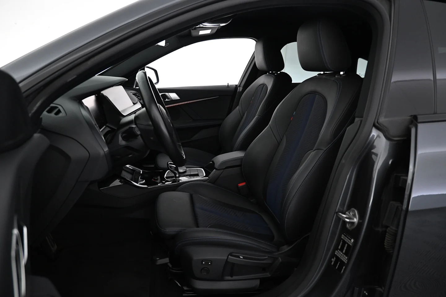Car Image - 3cjM8sbgLXlZoz8ihgNAju
