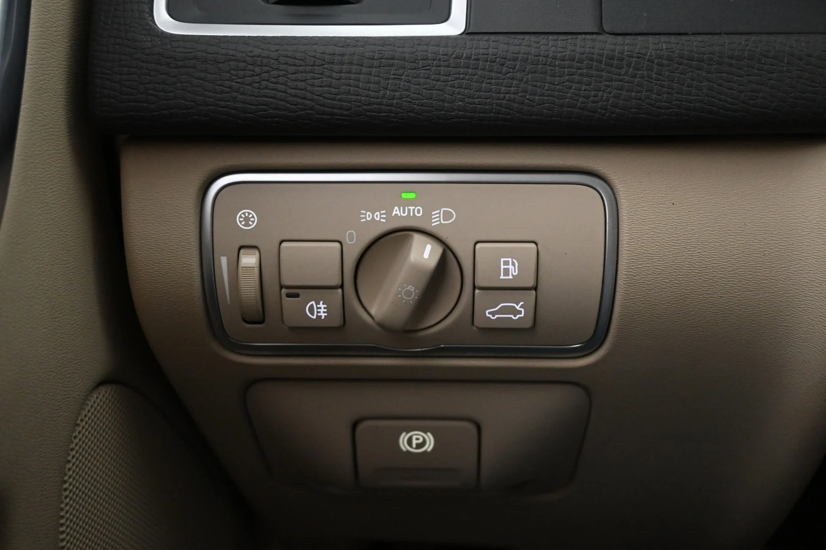 Car Image - 2UiCqE0kZ7ZsjQbEPscVQc
