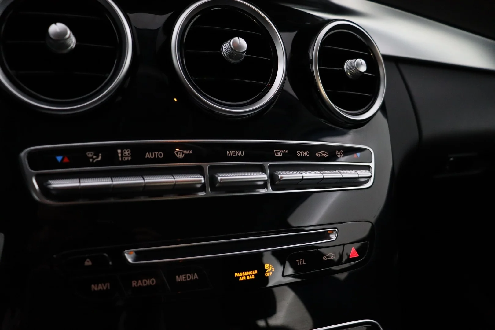 Car Image - V6rq8bDVMT0G5ci0bPmGl