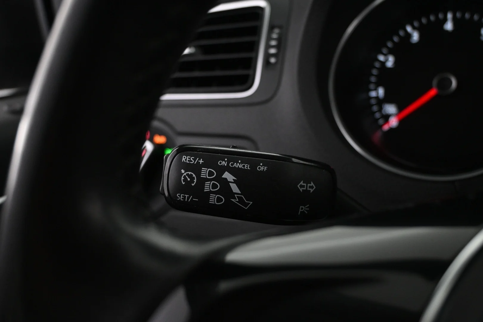 Car Image - 52OCIv8gUinjzydLgn9MtP