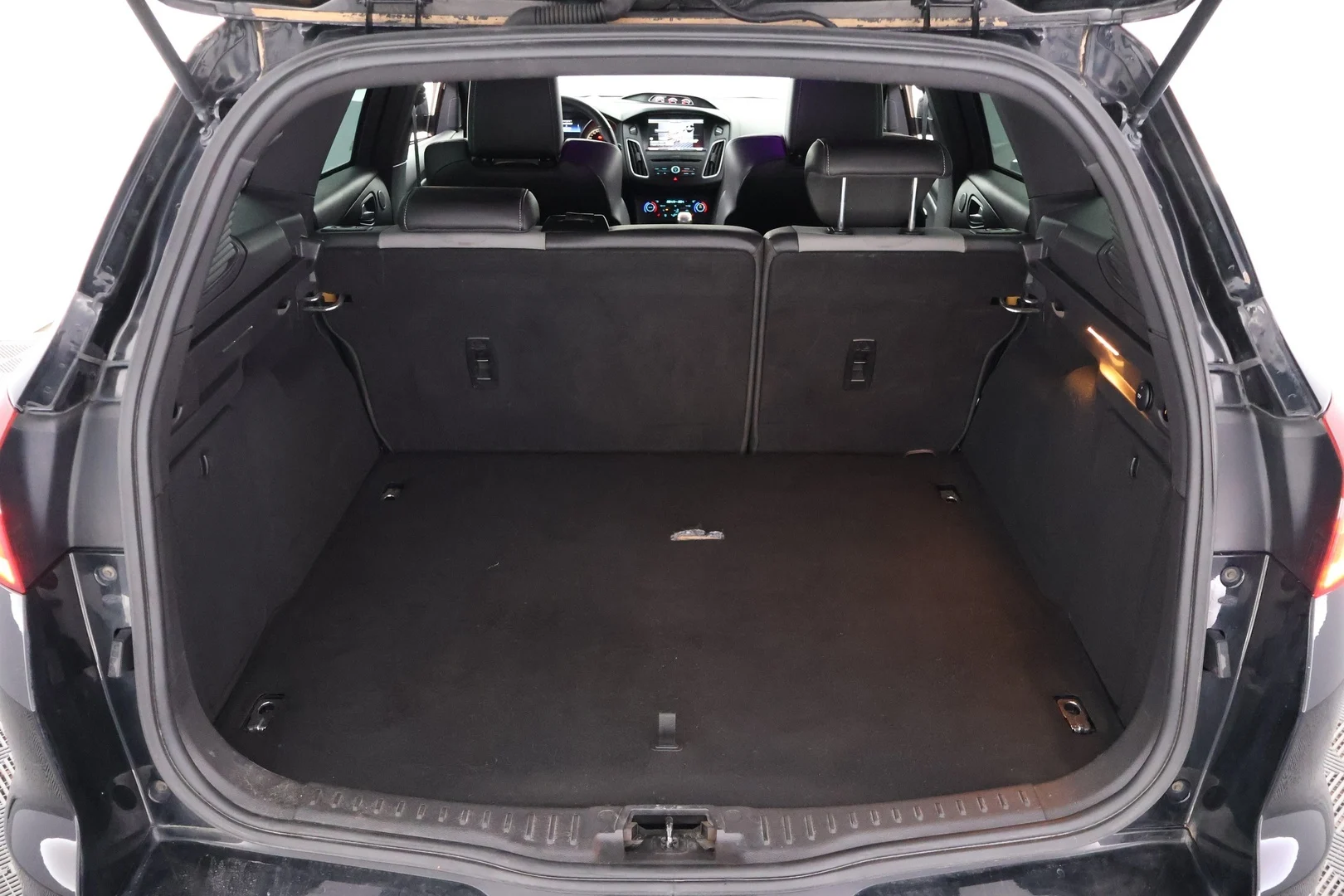 Car Image - 7ze8eVIVTJbPgFachU5IP6