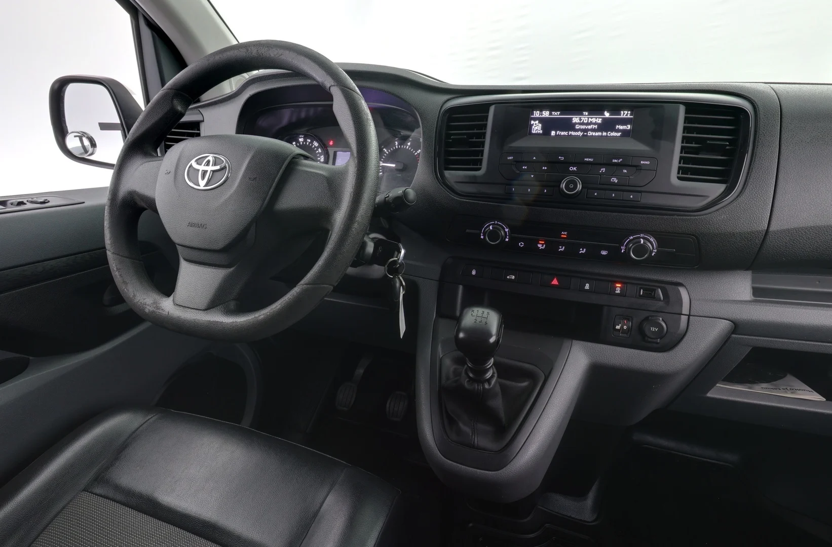 Car Image - 25YwaRFCEkX7Q92jW18U8I