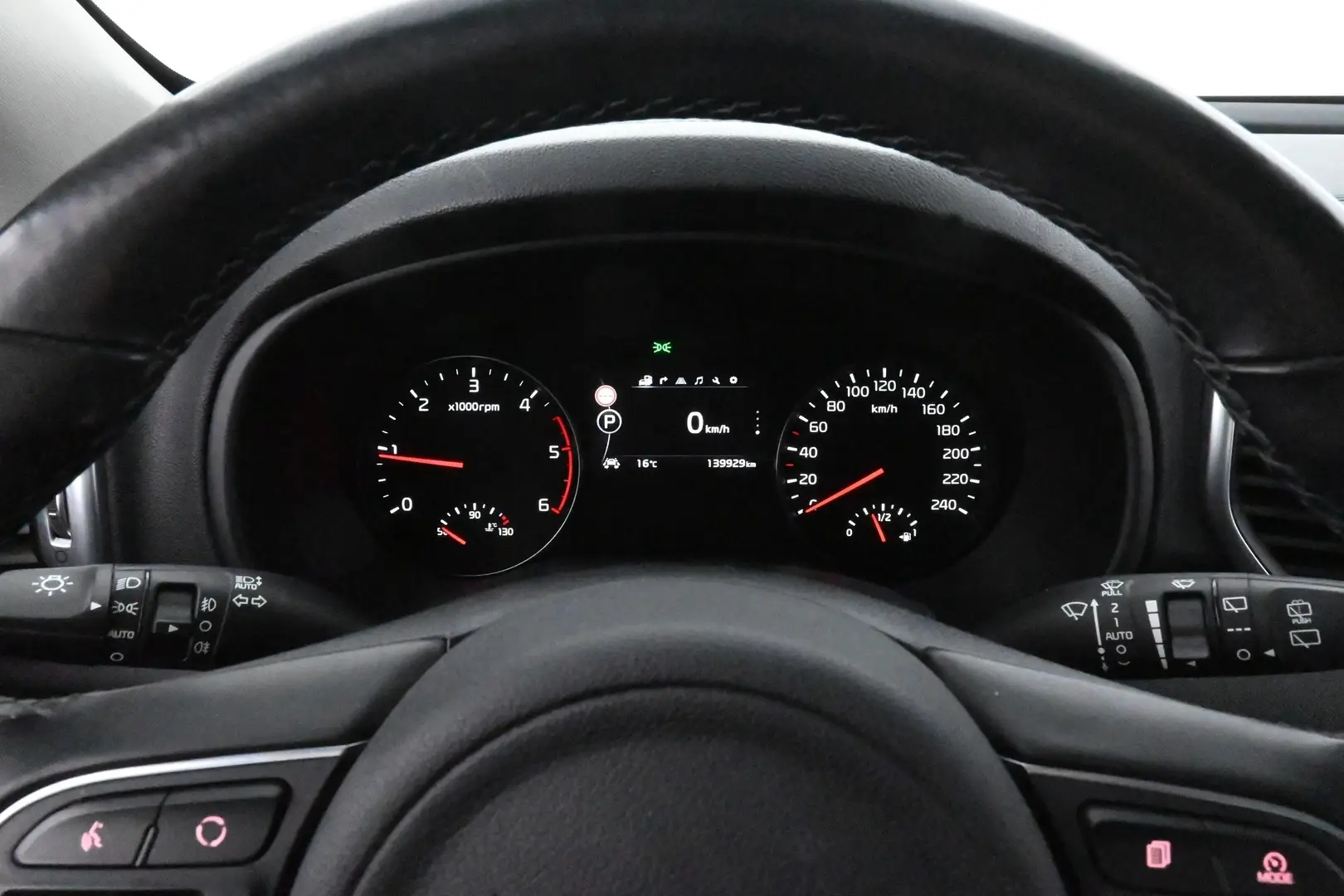 Car Image - 1ig3vtLMYxwhZOHKJzIQB5