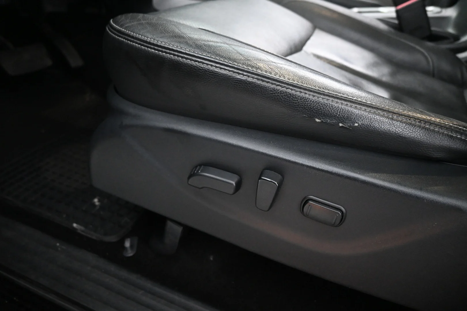 Car Image - Ox5wyL46lNsxcHFbN6mFx