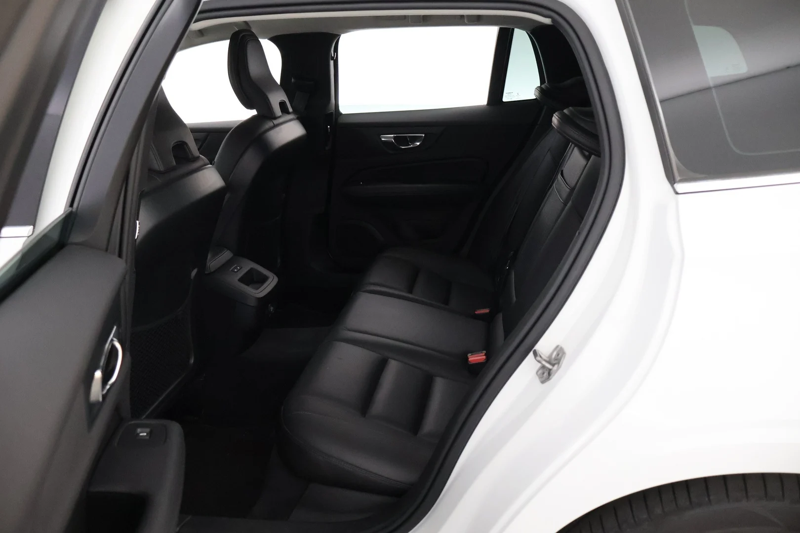 Car Image - 2SdPEQC1UwNLt0xIjPxigJ