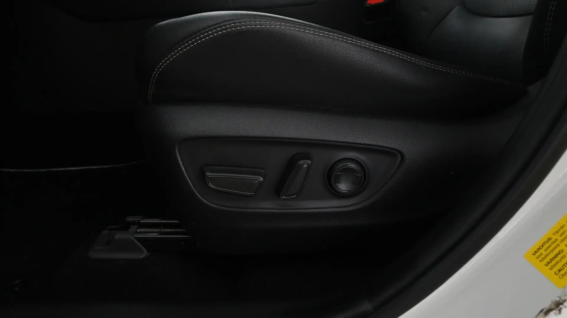 Car Image - 6Zj7MIr0LAv9MQAQ7jAZFo