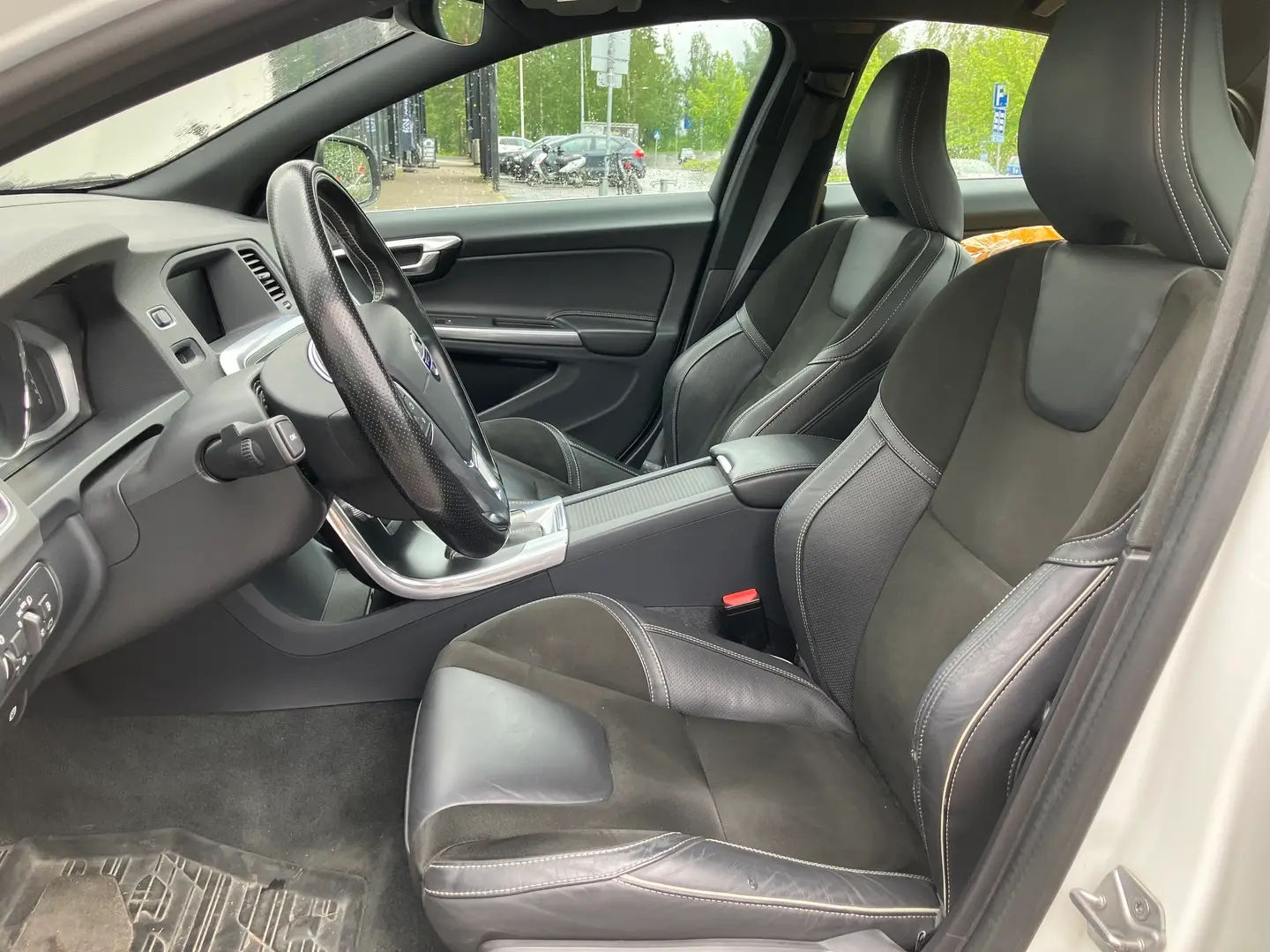 Car Image - 5QeGHb1SBXOF6SETSyQlsb