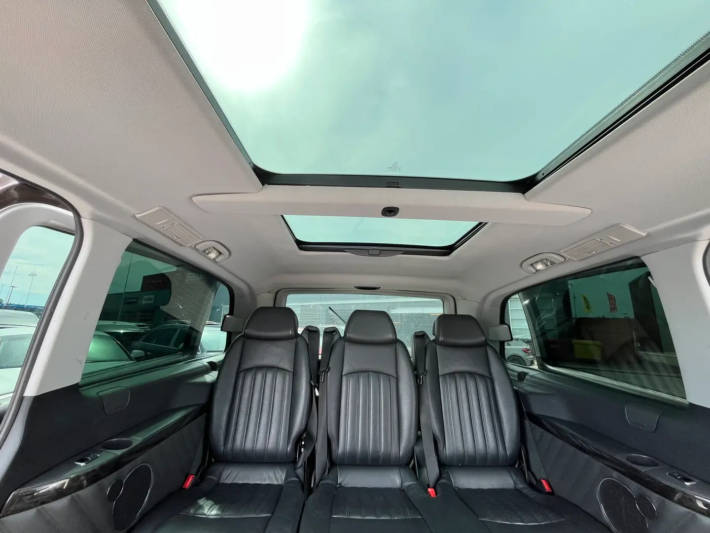 Car Image - 7m9s5elJ8URKQCqWR7WkMu