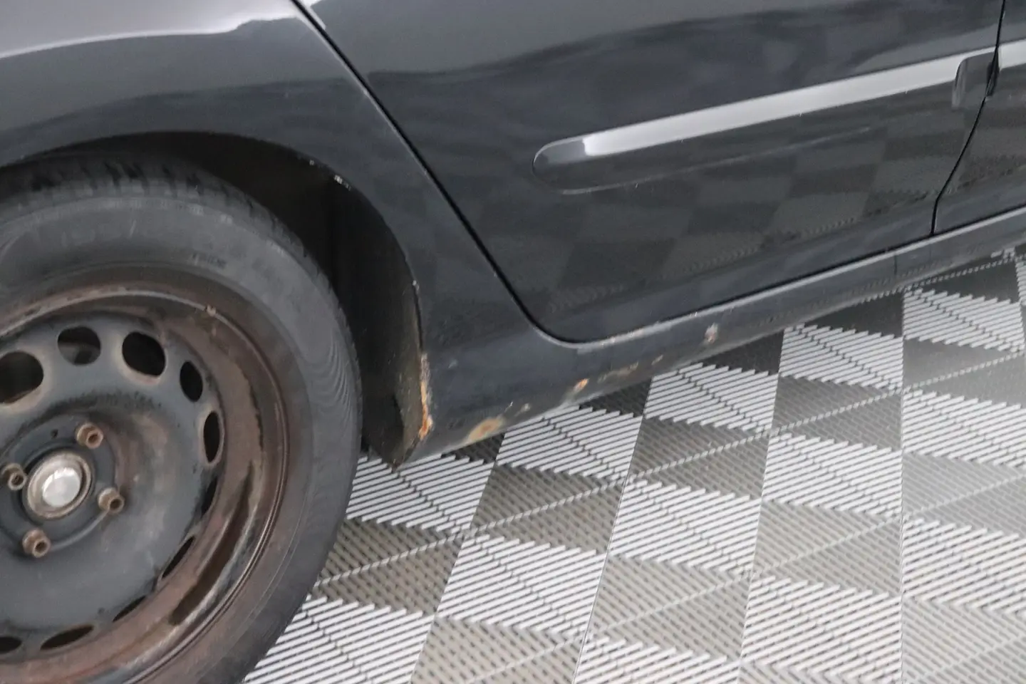 Car Image - 3tJnTDdvARh44gy9Vi4dfJ