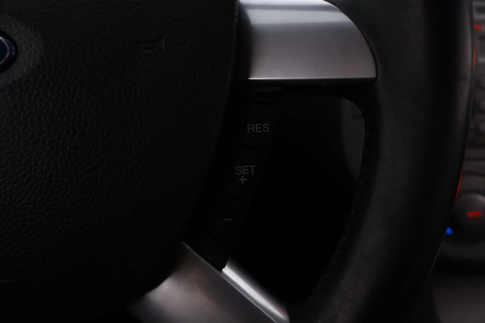 Car Image - 4MROOvRXdu1b3MCxe2aGeo