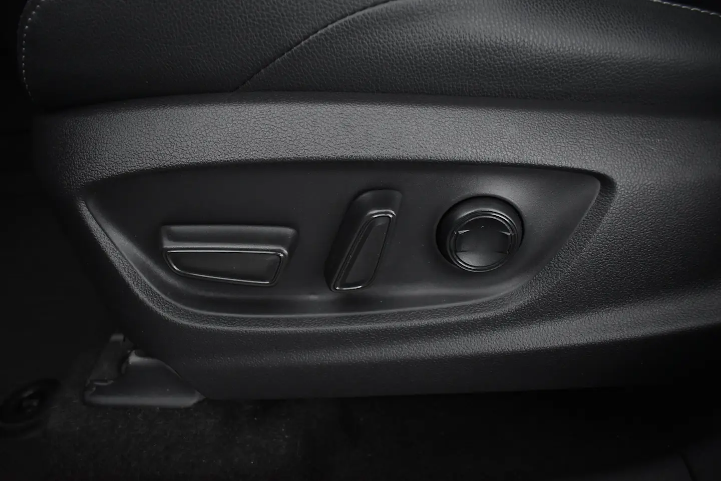 Car Image - 39J1SLYLeAf1WLSjpZKFYD