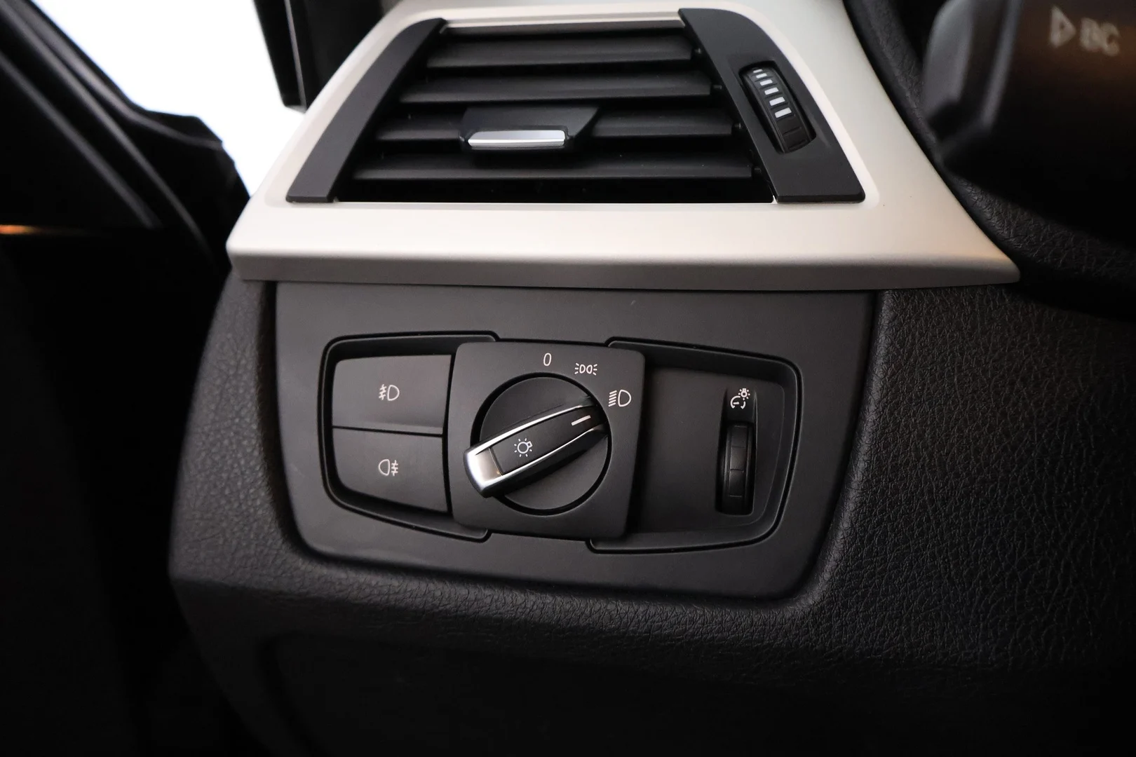 Car Image - 1WgR3psaTJGDMxXJaMqDlf