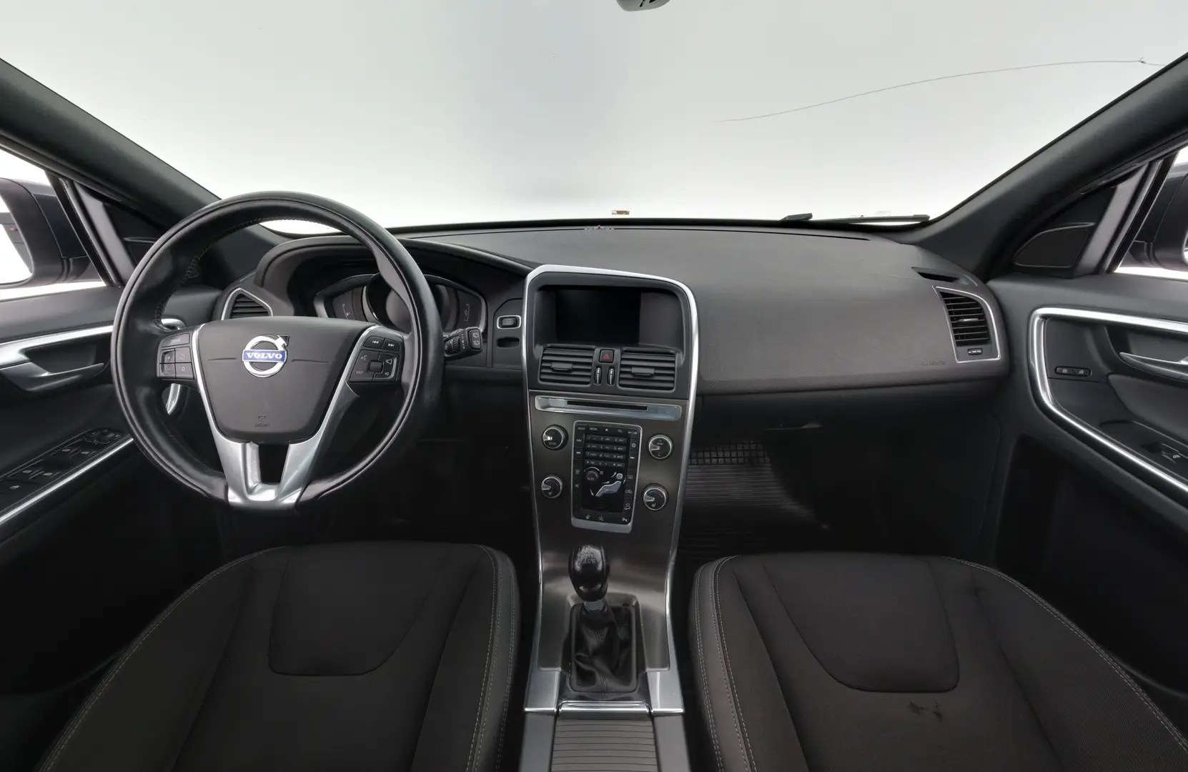 Car Image - 19z1A3QgTfYRVEhPiz8c1M
