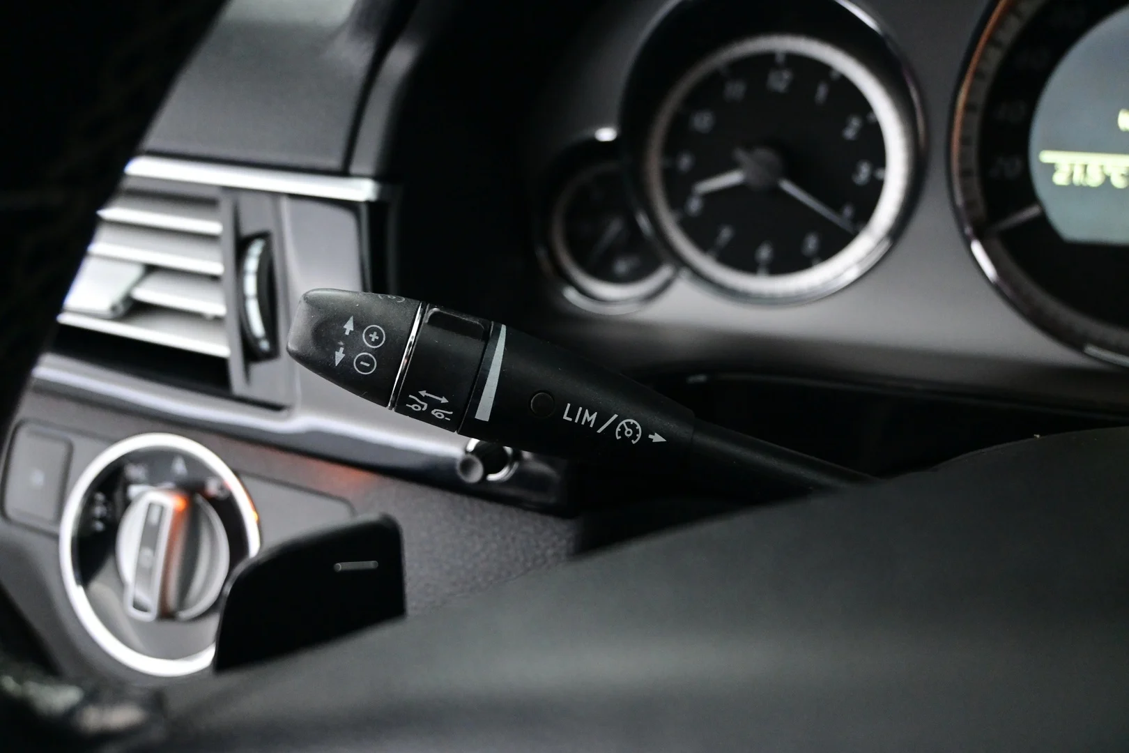 Car Image - 2kRhSF7kMpCxYnHbmlxsSA