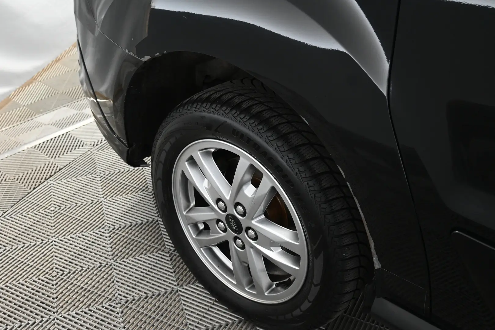 Car Image - 2J003JgOxcwxxtTTQqQmKE