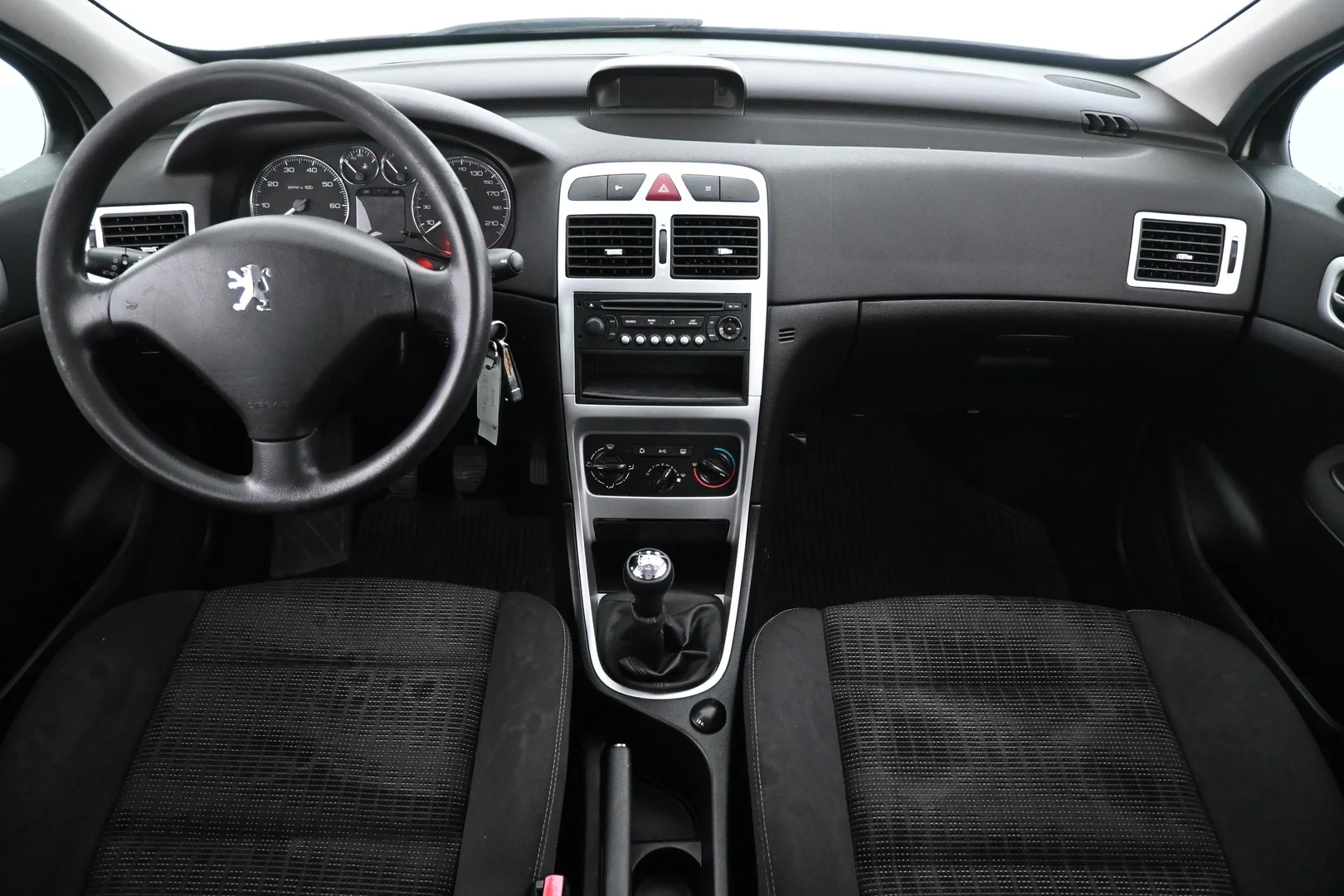 Car Image - 5jyXIKhiuwayWbooB9NfN6
