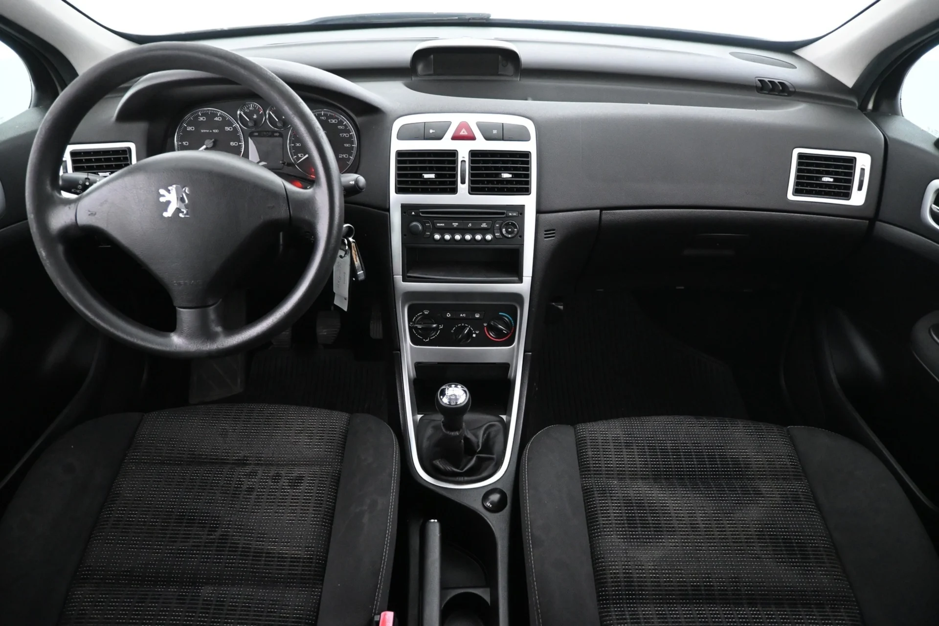 Car Image - 5jyXIKhiuwayWbooB9NfN6