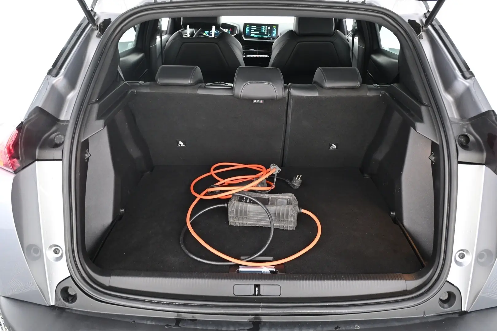 Car Image - xV9Z1eqDFpx4lh6ddSzcw