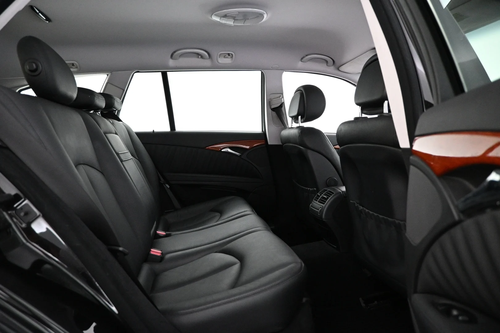 Car Image - 46EDba9l7UluExoVtwcf1c
