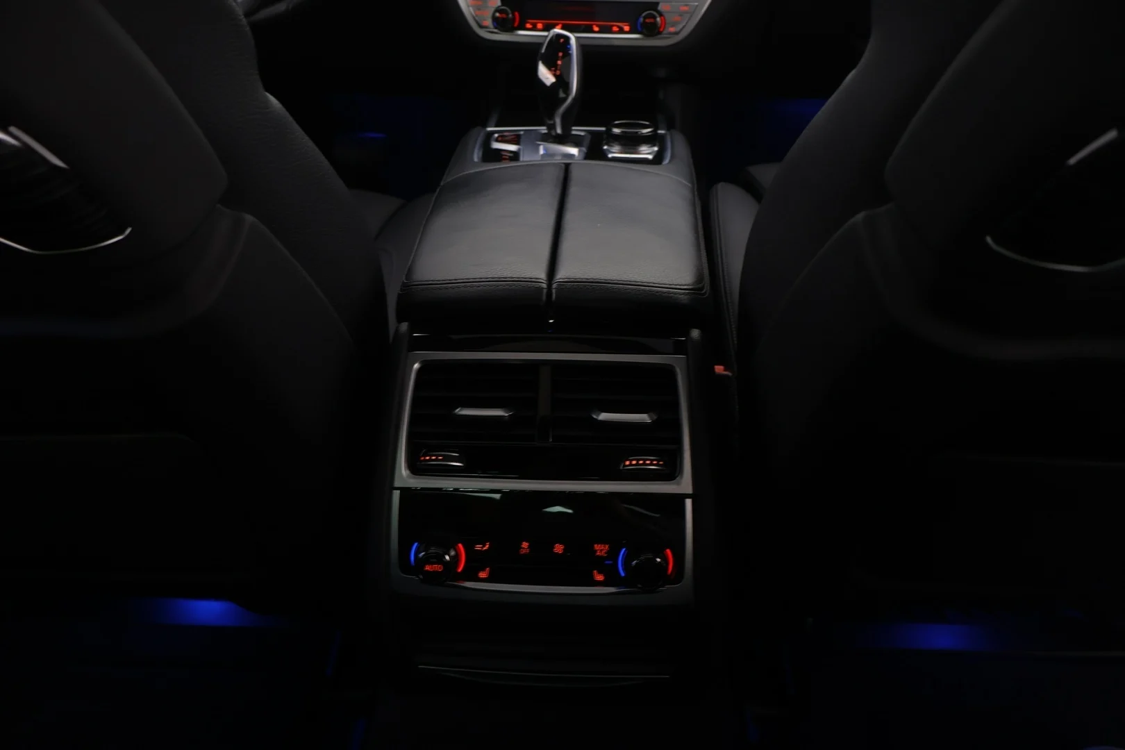 Car Image - 5uvNpdPGJk4B92owCagHs5