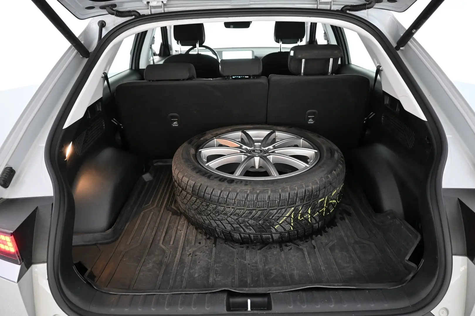 Car Image - 31eEivaXO2BBf3rYcwBxC6