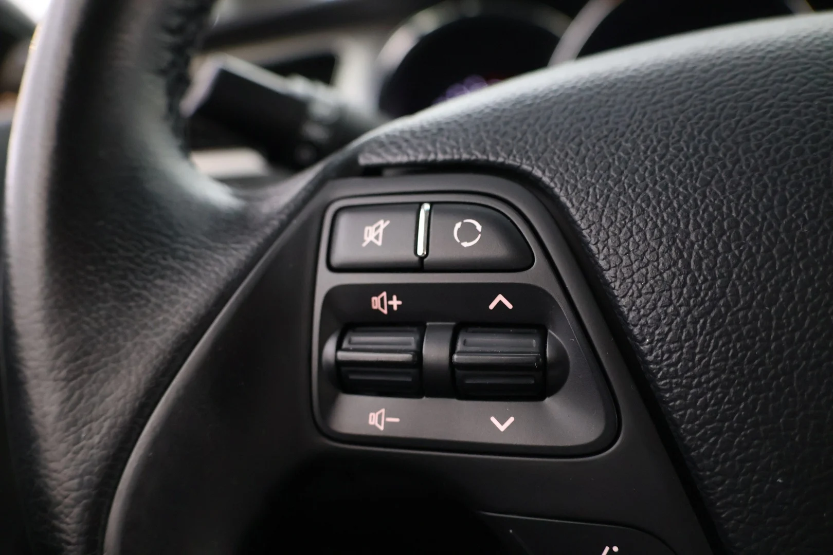 Car Image - 6TPPFqxEIFLxKmbsjwVj6u