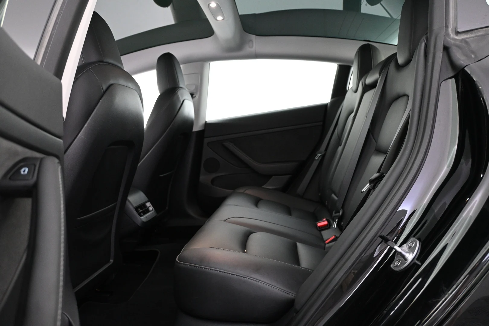 Car Image - 3xNpZukYZzNUeYbOI87Qz1