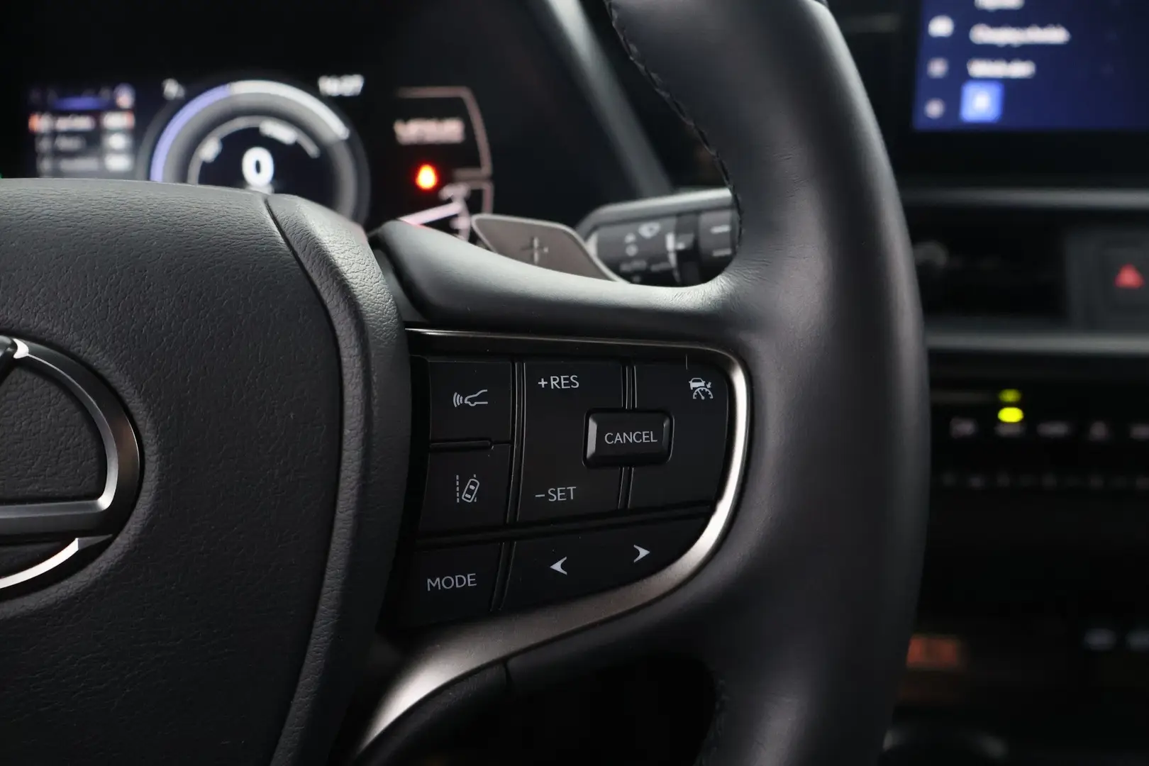 Car Image - 3Lxx1tuTk9mJaAMqc6ot8L