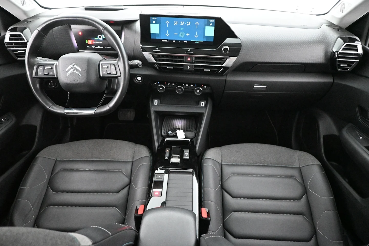 Car Image - 5OosvhAtcPq0XeeXTvP7HP