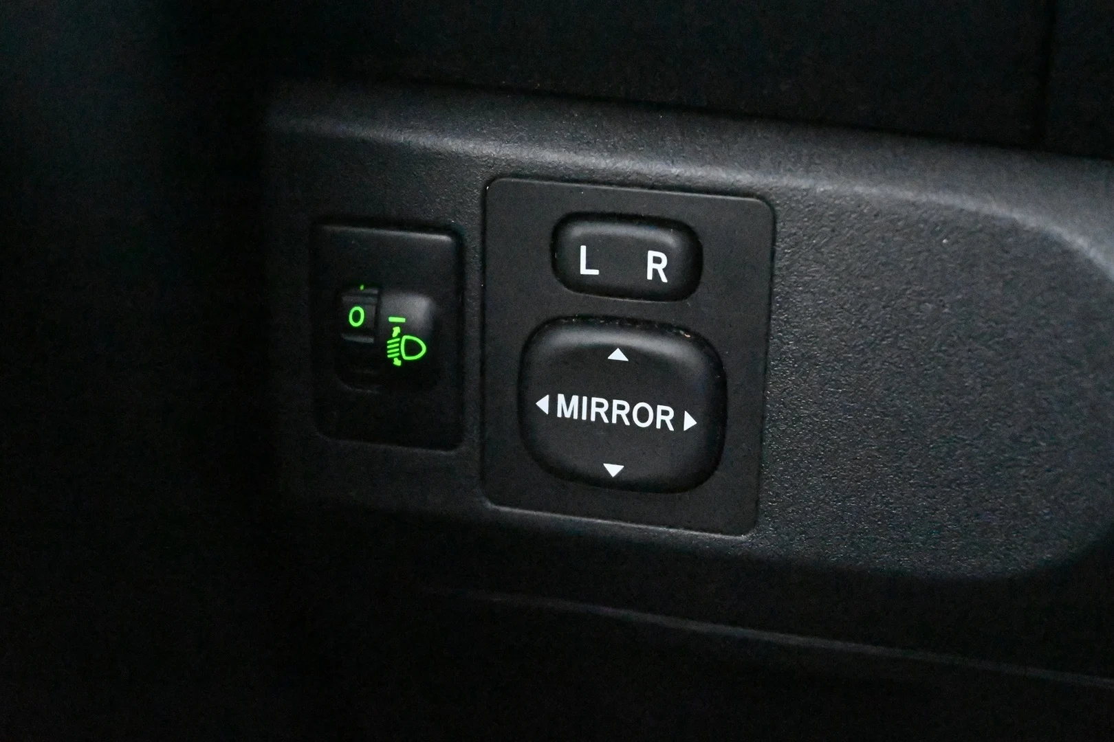 Car Image - 7k5fBgb0OWUK8khgUAIn2R