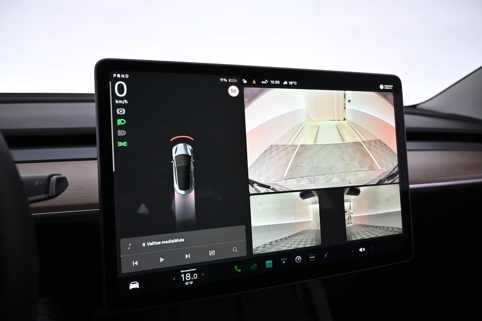 Car Image - KFm5cx3R4Zm6Whj5Lwo5G