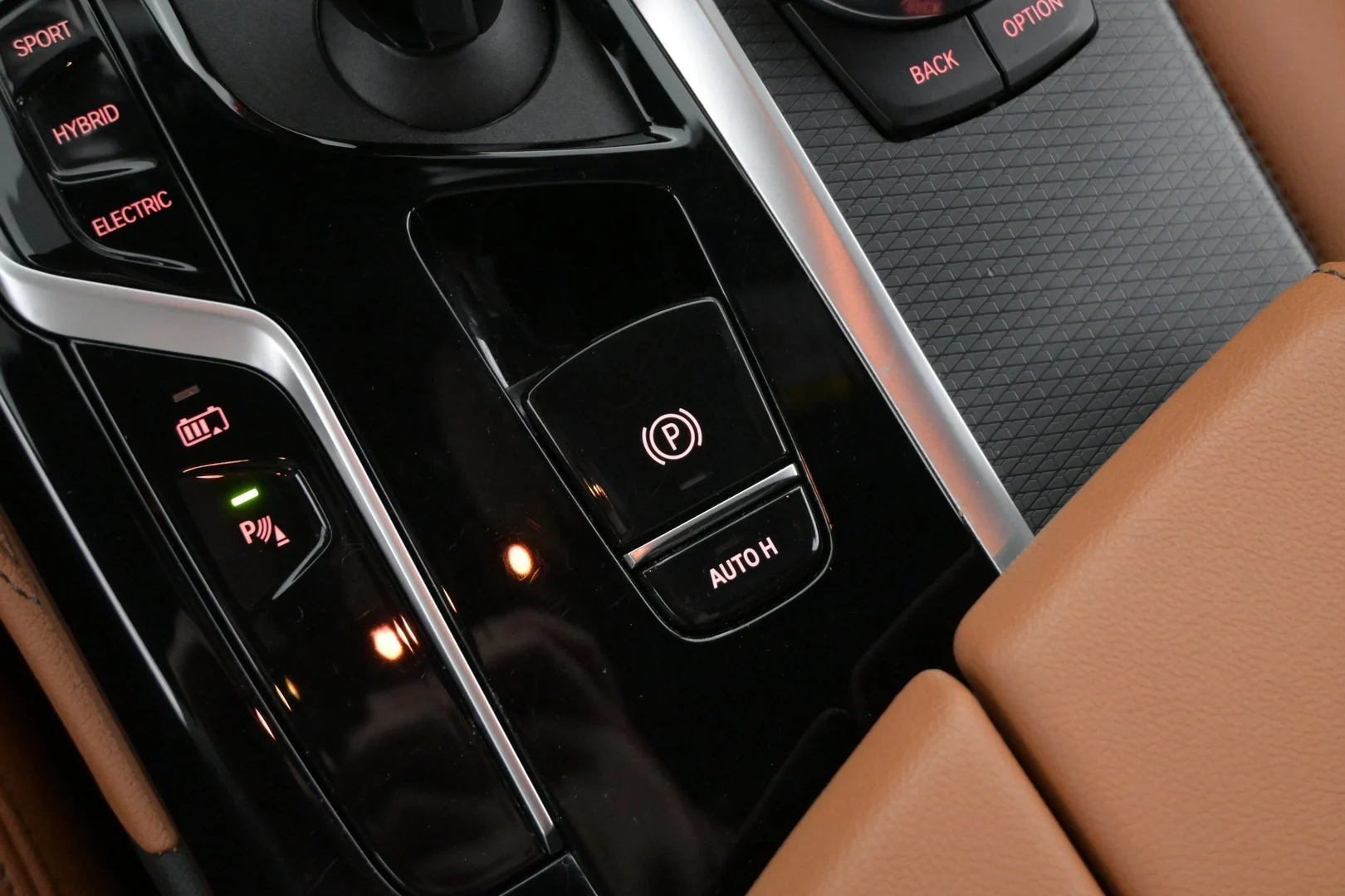 Car Image - 2c4qPDpQS1ZFwbSJcSV5q6