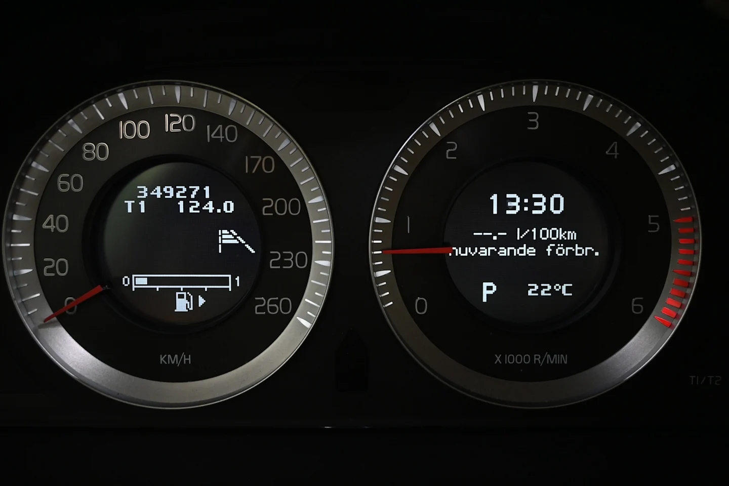 Car Image - R2KSfvElTjb00cxCRcUvg