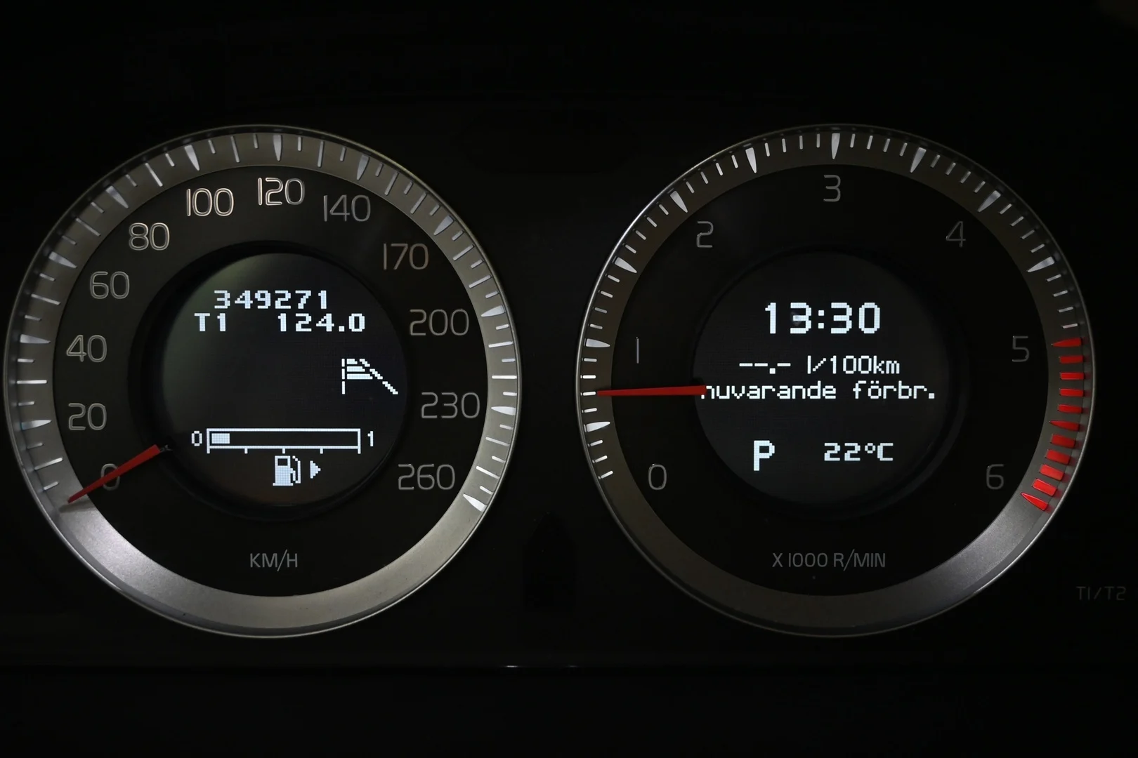Car Image - R2KSfvElTjb00cxCRcUvg