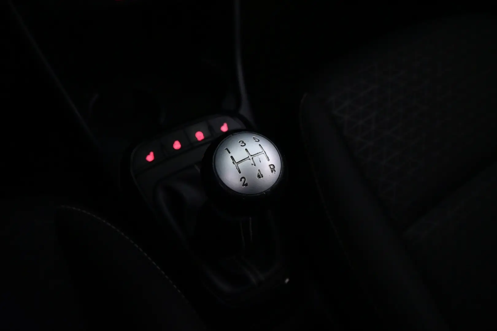Car Image - 5z44gqfF7Jkyn2nGnHck6t