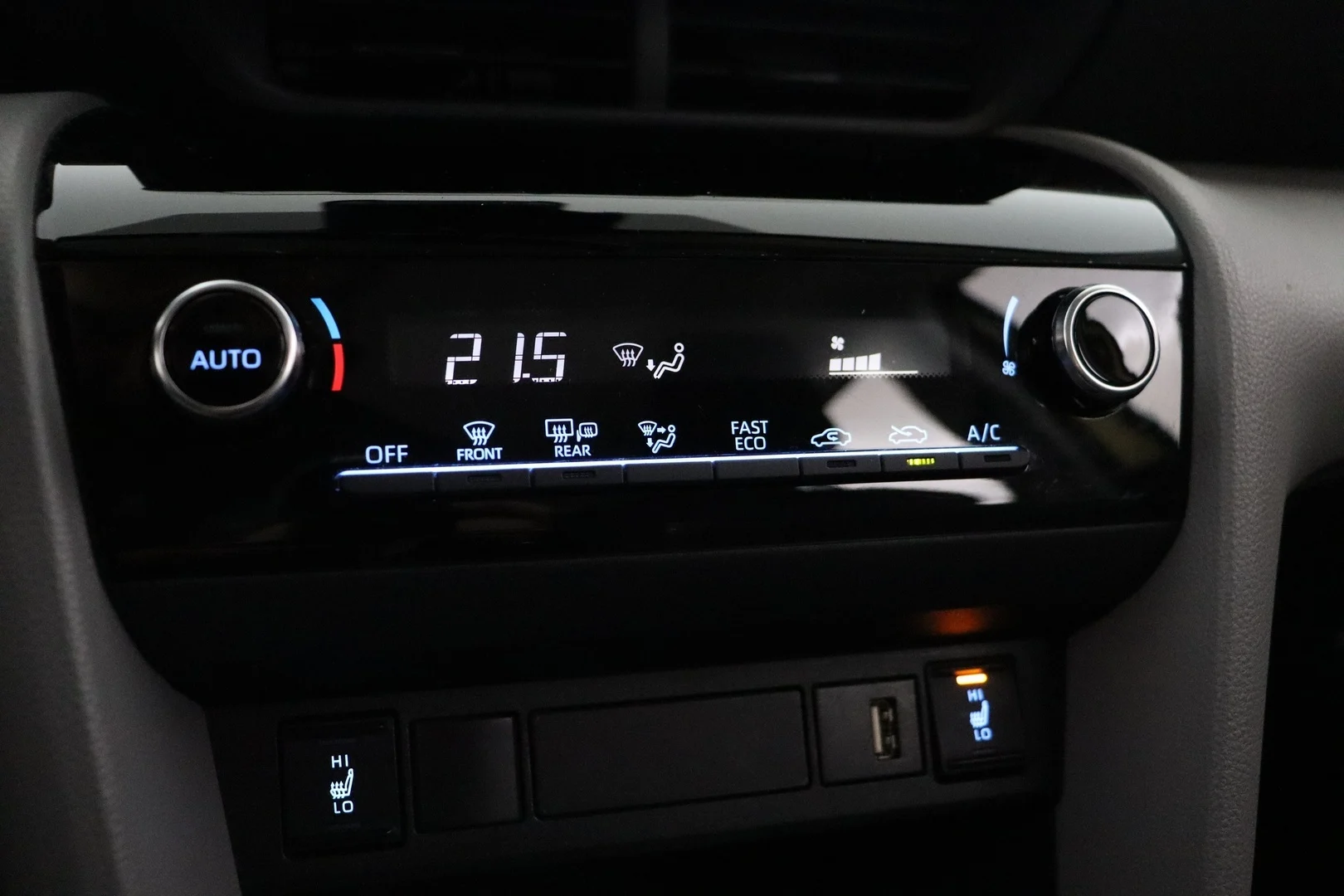 Car Image - 3NG0A74yxhmsk0lgjnt9j3